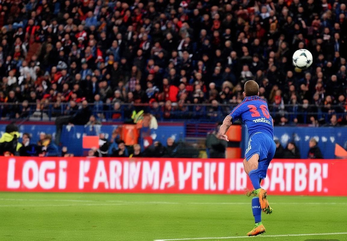 巴黎圣日耳曼VS拜仁慕尼黑：巅峰对决精彩瞬间回顾